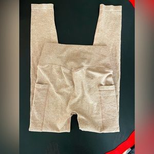 Mono b size small ribbed leggings